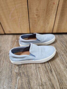 Steve Maddon Gills womans slip on shoes  size 7M